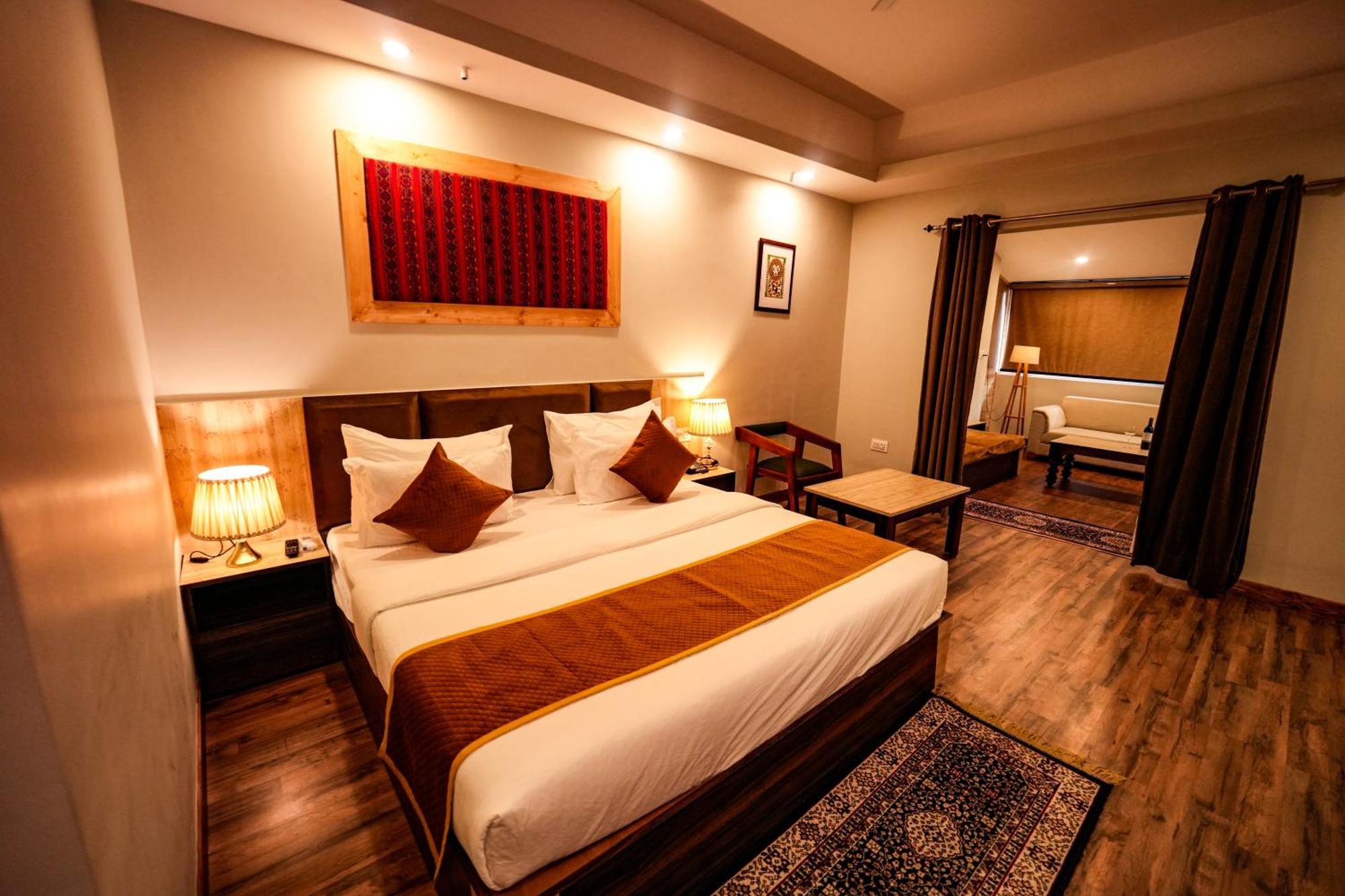 Hotel Square One By D'Polo Dharamszala Kültér fotó